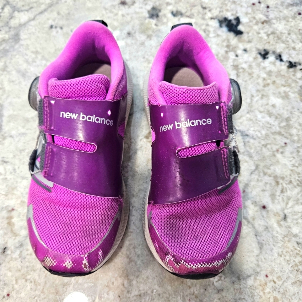 New Balance Dynasoft sneakers girls size 11